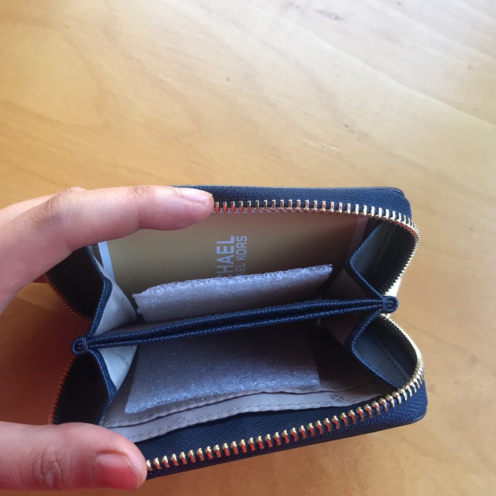 Michael Kors Wallet - Picture 3 of 4